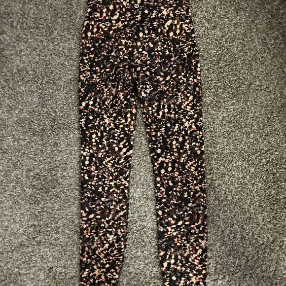 Lululemon Invigorate High-Rise Crop 23" - Picture 4 of 6